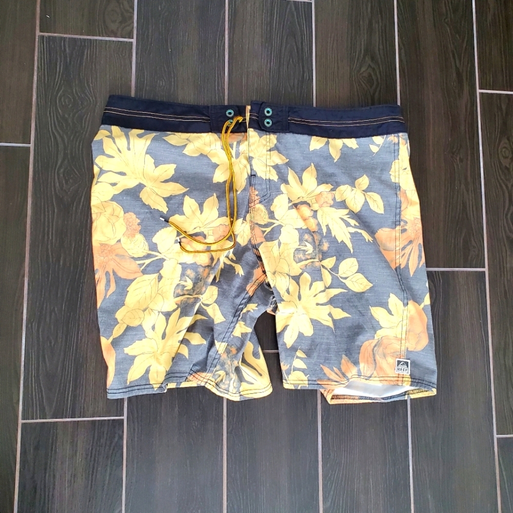 Men's swim trunks